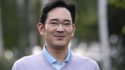 Глава Samsung арестован по обвинению во взяточничестве