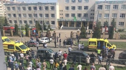 Неизвестные устроили кровавую бойню в гимназии в Казани (видео)