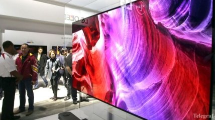 Компания LG создала телевизор, способный скручиваться в рулон