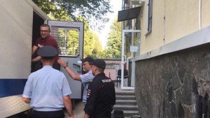 "Суд" в оккупированном Крыму оставил блогера Мемедеминова под арестом