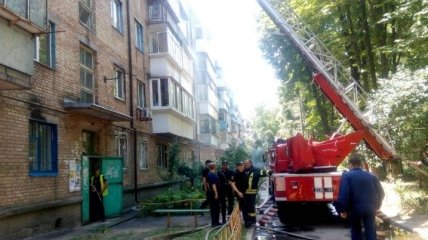 Под Киевом горит пятиэтажка, проводится эвакуация