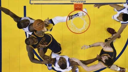 "Голден Стэйт" обыграл "Кливленд" в 1-м матче финальной серии плей-офф НБА