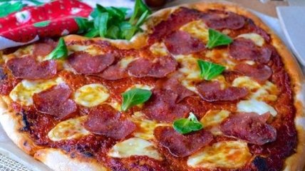 Рецепт дня: дрожжевая пицца "Сердце" с белым соусом