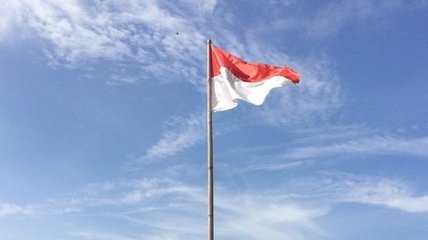 В Индонезии неизвестный с ножом напал на министра