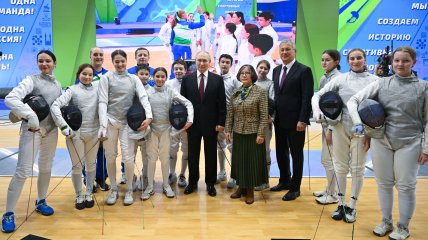 Володимир Путін та російські фехтувальники