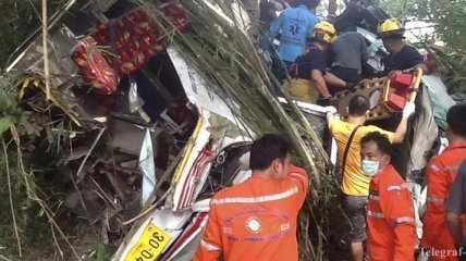 В Таиланде в ущелье упал автобус с 25 китайскими туристами