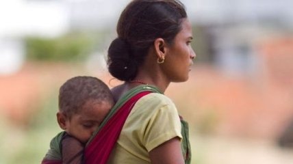 Жительница индийской столицы родила ребенка в метро