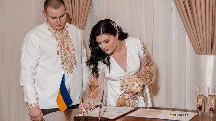Офицер Нацгвардии Алексей Бондарь и его невеста Валерия женились уже во время полномасштабной войны с РФ