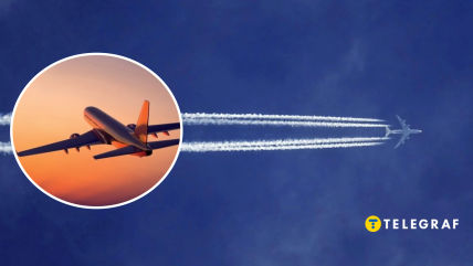 Самолет в небе