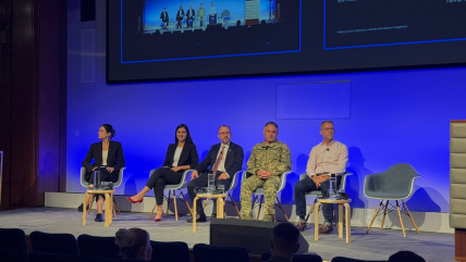 Панель "Арсенал демократії" на "Саміті свободи" в Лондоні