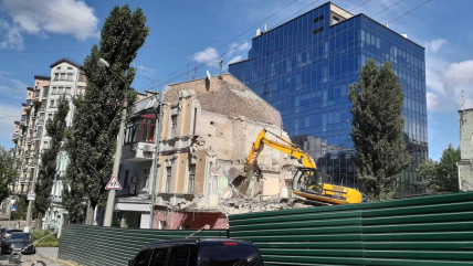 Снос исторического здания на Подоле в Киеве