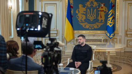 Владимир Зеленский во время разговора с журналистами