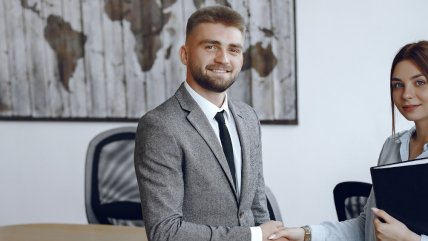 Адвокаты празднуют 19 декабря