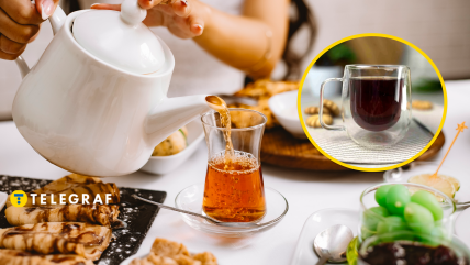 Чайник та чашки