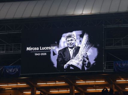 На матче "Шахтер" - АЗ почтили память Мирчи Луческу