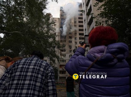 Повреждена многоэтажка в Печерском районе столицы