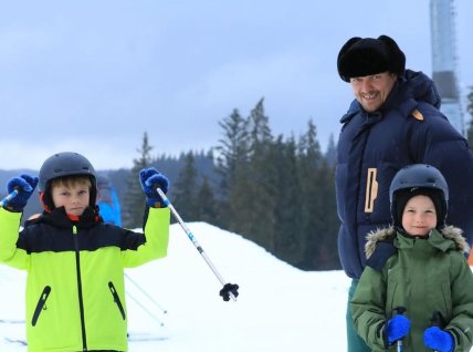 Александр Усик с сыновьями Кириллом и Михаилом