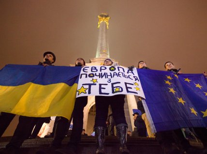 Митинги у стелы