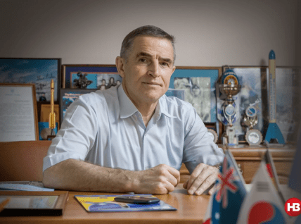 Леонид Каденюк