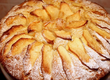 Постная коврижка с яблоками