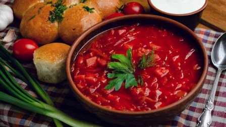 Борщ з тушонкою (відео)