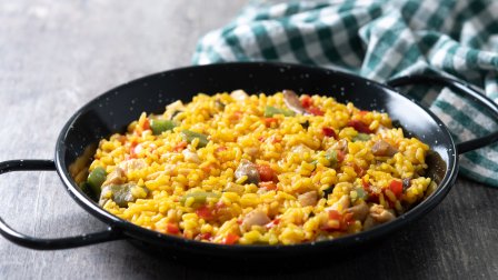 Паелья з куркою (відео)