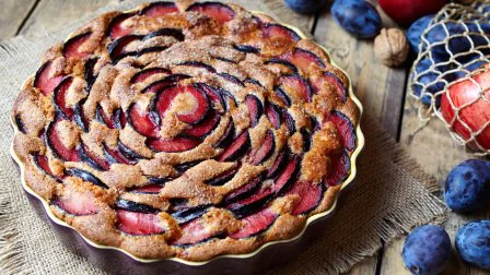 Сливовий пиріг на кефірі (відео)