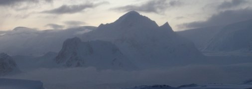 Над украинской антарктической станцией запечатлели редкое природное явление (фото)