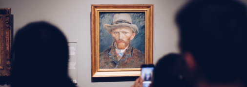 Филип Пулман: "Детям нужны музыка, картины и стихи точно также, как им нужны любовь, еда и воздух".