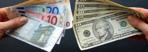 Долар та євро