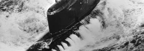 Атомний підводний човен K-19, який довелося буксирувати додому. Знімок зроблений з літака-розвідника RAF 11 березня 1972 року