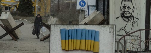 Город превращается в одну сплошную руину