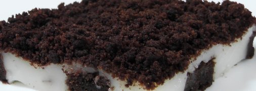 Шоколадное пирожное с ванильным кремом