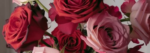 Троянди варто захищати від шкідників (зображення створено за допомогою ШІ)