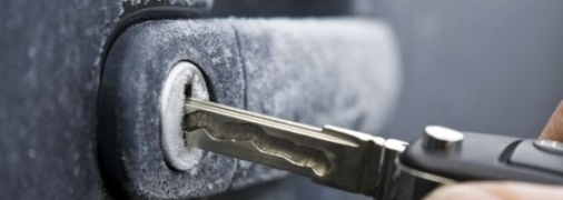 Как открыть замерзший замок в авто