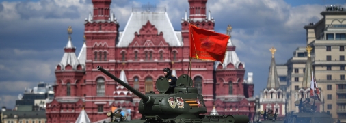 Парад в россии во время войны в Украине демонстрирует расщепление сознания путина