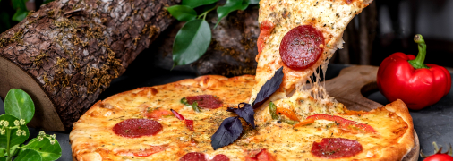 Правильна італійська піца повинна бути на тонесенькому хрусткому тісті