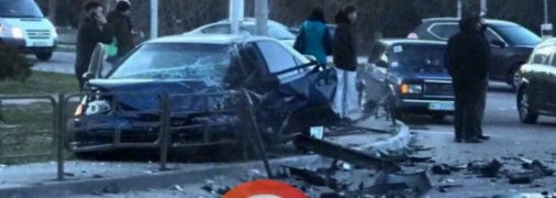 Разнесло в пух и прах: под Киевом произошло лобовое ДТП с пострадавшими (фото, видео) 
