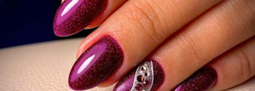 Маникюр 2020: стильные идеи бордового дизайна (Фото)