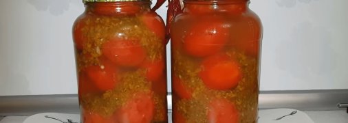 Простий рецепт консервованих помідорів