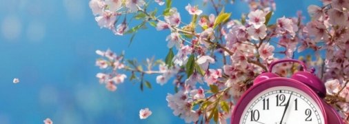 Стрелки часов нужно перевести на один час вперед