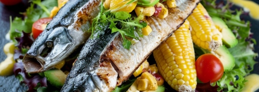 Этот салат станет отличным дополнением к любимому гарниру (изображение создано с помощью ИИ).