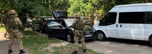 Возомнили себя "Робин Гудами": банда несколько лет грабила богатых украинцев, но их "благие намерения" оказались жестоким обманом (фото)