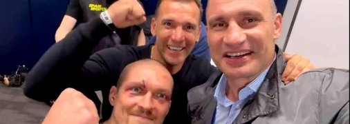 Лондонец Джошуа проиграл в поединке в супертяжелом весе с Александром Усиком