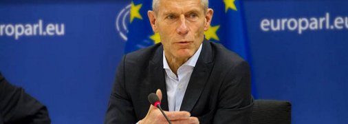 Евродепутат резко раскритиковал решение Зеленского закрыть три оппозиционных телеканала