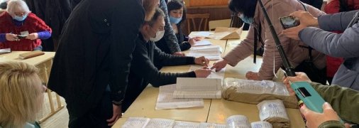 "Режут" голоса в пользу Вирастюка? Свежие данные о довыборах на Прикарпатье