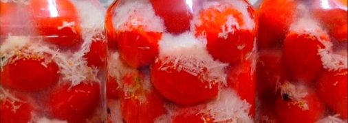 Мариновані помідори з часником