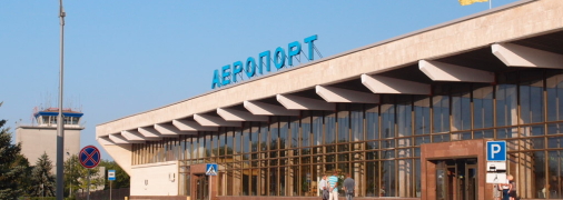 Международный аэропорт "Херсон" должен был пройти реконструкцию до 2023 года, но теперь ремонт его ждет только после войны