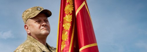 Фото батьків Залужного у мережі немає