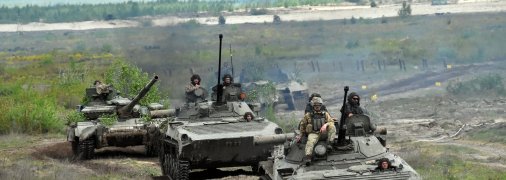 Україна воює вже понад два роки, маючи дефіцит кадрів та озброєння